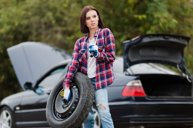 revisar los niveles del auto sin ser mecánico